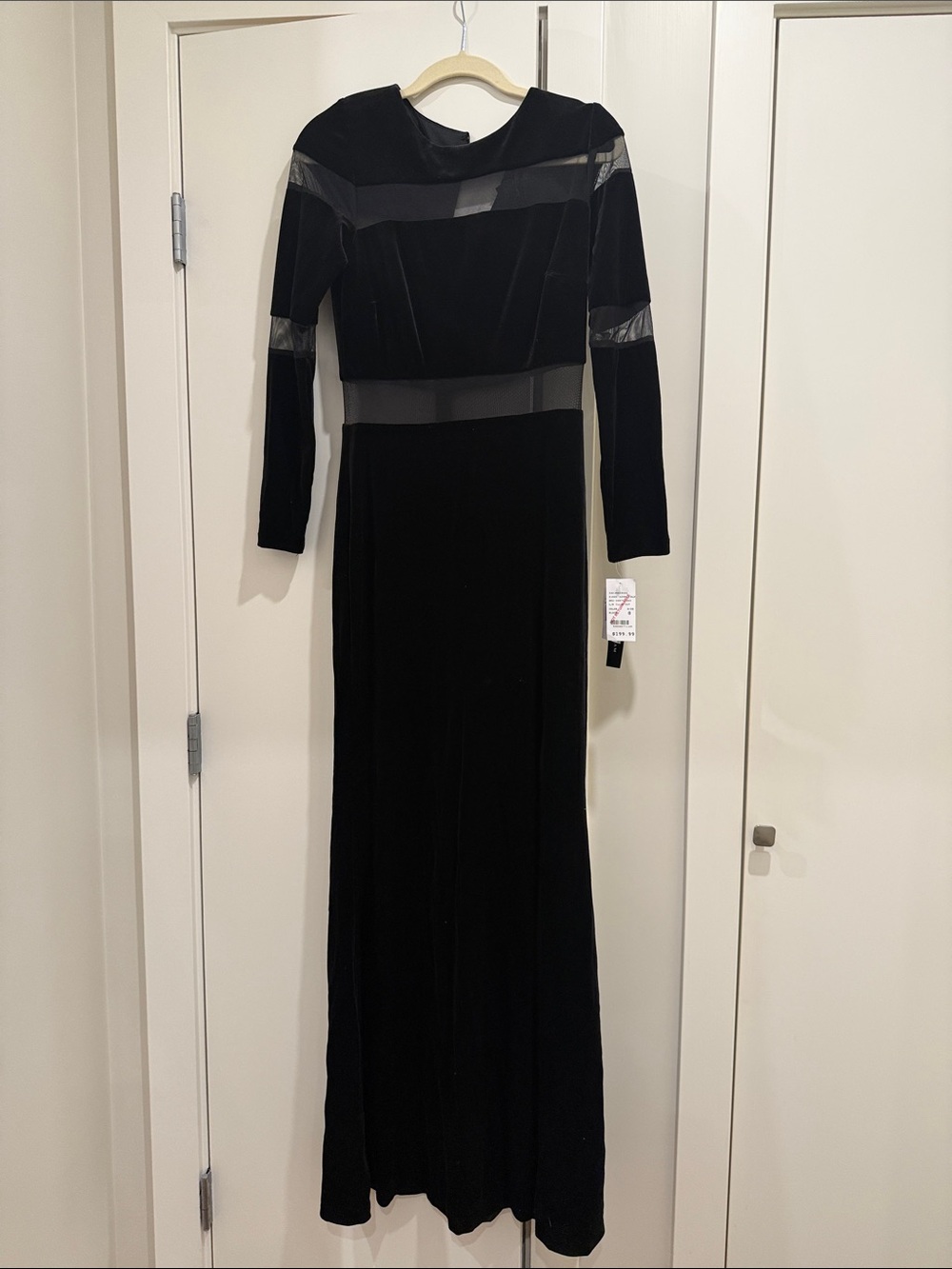 Betsy & Adam Black Long-Sleeve Velvet Evening Gown